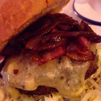 PNY BURGER FAUBOURG SAINT-DENIS - Smoky Blue: Le Ponclet beef/Smoked Pork Belly/Blue Stilton Cheese/onion jam...€11.60 - American Near Me - Paris, 75 PNY BURGER FAUBOURG SAINT-DENIS - Smoky Blue: Le Ponclet beef/Smoked Pork Belly/Blue Stilton Cheese/onion jam...€11.60 - American Near Me - Paris, 75