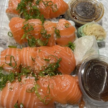 Aburi Japanese Kitchen - Ultimate Salmon Roll (x2) - Ramen Near Me - Huntington Beach, California Aburi Japanese Kitchen - Ultimate Salmon Roll (x2) - Ramen Near Me - Huntington Beach, California