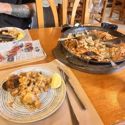 O'Toxo 3 Hermanos - Paella with chicken and seafood