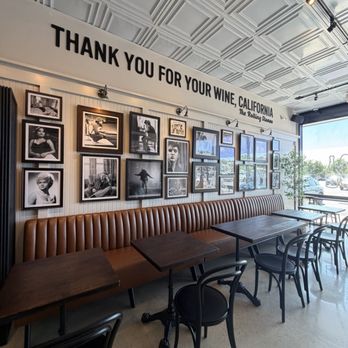 Chord Bread and Bottle - Seating area - Wineries Near Me - Alexandria, Virginia