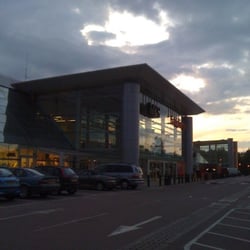 Sainsburys Supermarkets - Sainsbury / M&S Entrance