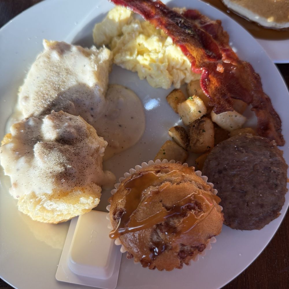 Wildcatter Ranch and Resort - Buffet - Resorts Near Me - Graham, Texas Wildcatter Ranch and Resort - Buffet - Resorts Near Me - Graham, Texas