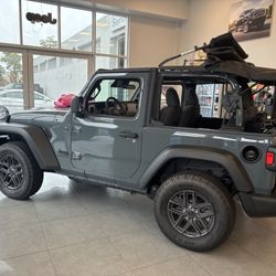 Jeep Chrysler Dodge Ram City Service Department - Showroom!