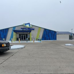 Front/Parking Lot is huge Front/Parking Lot is huge