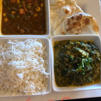 Holi Indian Kitchen - Spinach with naan yum yum - Indian Near Me - Miramar Beach, Florida