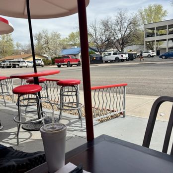 Cross Country Diner - Outside seating - Food Trucks Near Me - Hurricane, Utah Cross Country Diner - Outside seating - Food Trucks Near Me - Hurricane, Utah