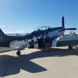 Went to the free air show today with the man, Austin and hi Mr best friend. Other than the parking it was a really amazing show. So neat!
