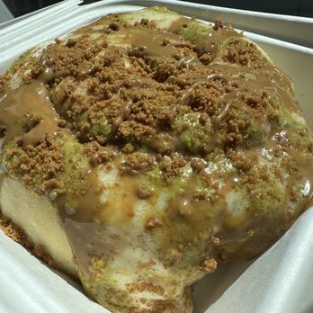 Cinnaholic - Pistachio x Biscoff Roll - Desserts Near Me - Corona, California Cinnaholic - Pistachio x Biscoff Roll - Desserts Near Me - Corona, California