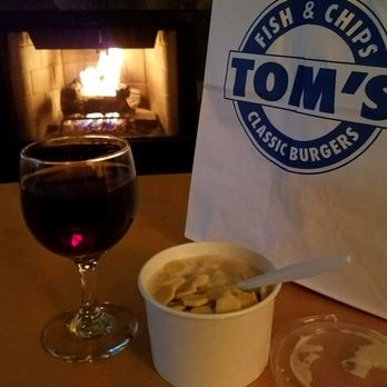 The Waves Cannon Beach - Toms is literally 3 minutes away.... nice takeout and come home to a fire - Hotels Near Me - Cannon Beach, Oregon The Waves Cannon Beach - Toms is literally 3 minutes away.... nice takeout and come home to a fire - Hotels Near Me - Cannon Beach, Oregon