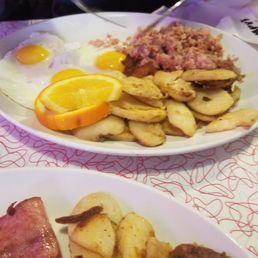 Eggs with corned beef hash Eggs with corned beef hash