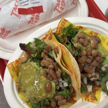 Tacos 1986 - Burrito and tacos perron (missing rice and beans for combo) - Tacos Near Me - San Fernando Valley, California Tacos 1986 - Burrito and tacos perron (missing rice and beans for combo) - Tacos Near Me - San Fernando Valley, California