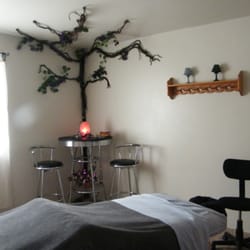 A Moment 2 Relax Massage Therapy