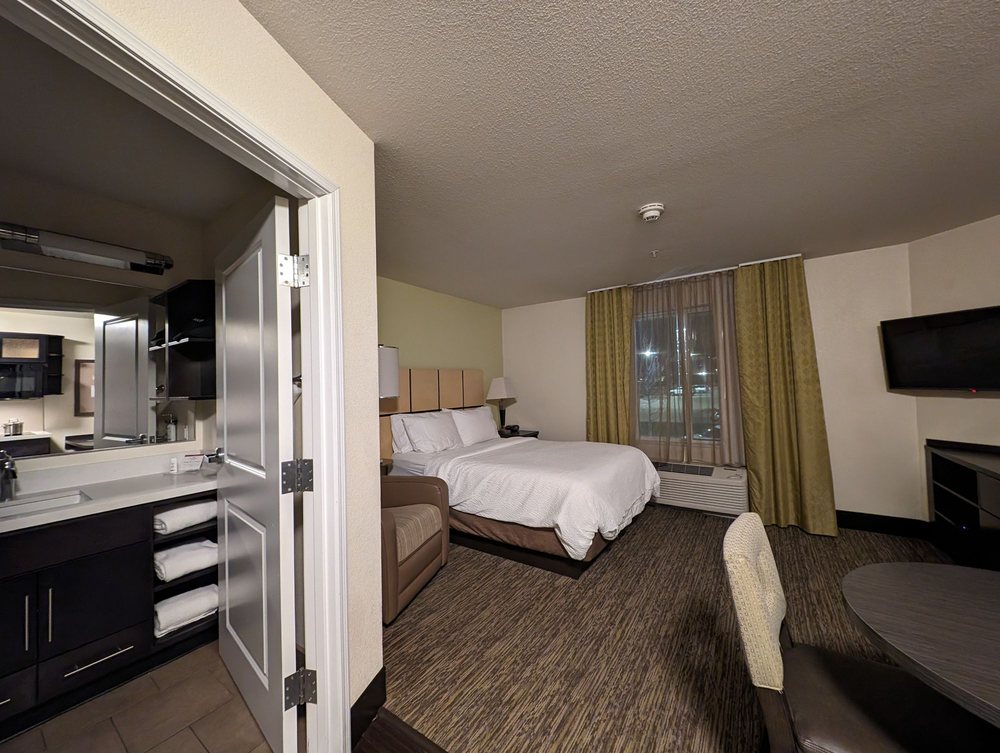 Candlewood Suites Columbia Hwy 63 & I-70