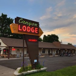 Canyon Lodge Motel - Like a scene out of the movie "Cars"!