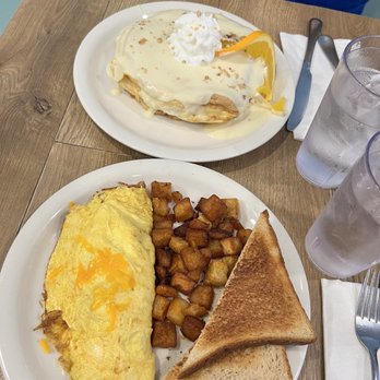 Aloha Kitchen - Breakfast & Brunch Near Me - Honolulu, Hawaii
