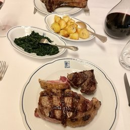 Steak for 2 with spinach and potatoes