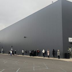 Saks Fifth Avenue - People start lining up around 9 am