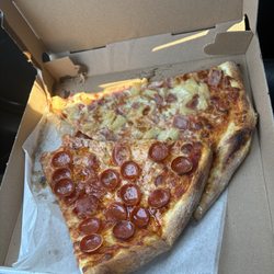 Benny's Pizza - Roni and Hawaiian