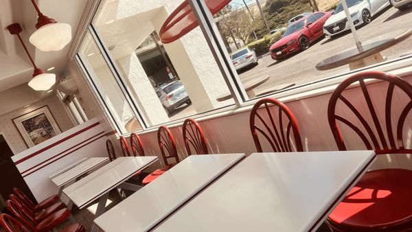 In-N-Out Burger by null