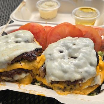 Aloha Smash Burger - Waikiki - 8 delicious smash patties for supper... truly excellent!!! - Burgers Near Me - Honolulu, Hawaii