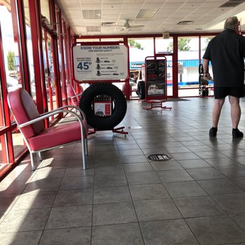 Discount Tire - One other guy in the lobby. - Tires Near Me - Salem, Oregon