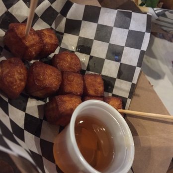 Lincoln's Beard Brewing - Queso frito cubes with a sweet dipping sauces (honey?) - Breweries Near Me - Miami, Florida Lincoln's Beard Brewing - Queso frito cubes with a sweet dipping sauces (honey?) - Breweries Near Me - Miami, Florida