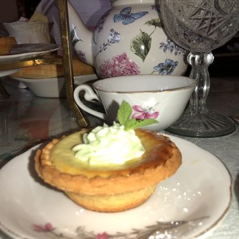 Tea Room - Cutest little key lime pie - Desserts Near Me - Miami, Florida Tea Room - Cutest little key lime pie - Desserts Near Me - Miami, Florida