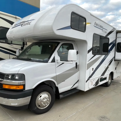 Suite Glamping Adventures RV Rentals