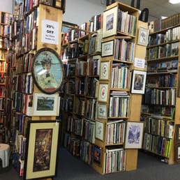 lots of vintage books! lots of vintage books!