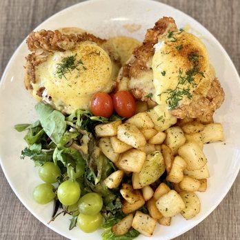Eggstatic - Crispy chicken Benedict - Breakfast & Brunch Near Me - Toronto, Ontario