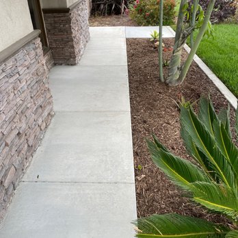 Reynaldo Landscape Inc. - Concrete behind the plants - Reynaldo Landscape - Landscaping Near Me - La Habra, California Reynaldo Landscape Inc. - Concrete behind the plants - Reynaldo Landscape - Landscaping Near Me - La Habra, California