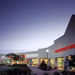 Finger Lakes Premium Outlets