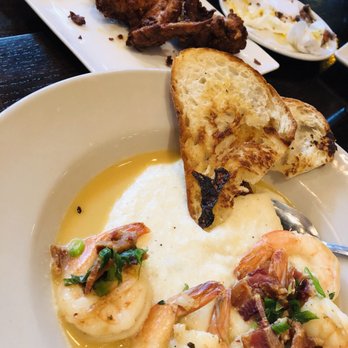 MAX's Wine Dive - Shrimp & Grits And some good fried chicken - Wine Bars Near Me - Houston, Texas