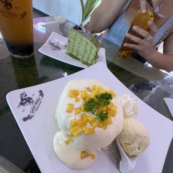 Sweet Memes - Austin - Mango soufflé pancake, matcha layered crepe - Desserts Near Me - Austin, Texas