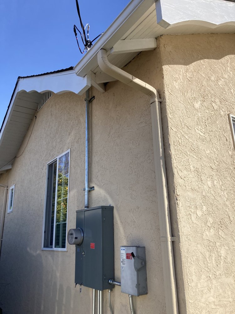 Slide of Ruiz Electric