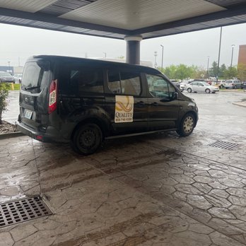 Quality Inn & Suites Cvg Airport - Their shuttle VAN - Hotels Near Me - Erlanger, Kentucky Quality Inn & Suites Cvg Airport - Their shuttle VAN - Hotels Near Me - Erlanger, Kentucky