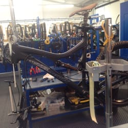 Evans Cycles - Fork installation!