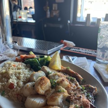 Boston Sail Loft - Fresh Broiled Seafood Combo - Bars Near Me - Boston, Massachusetts