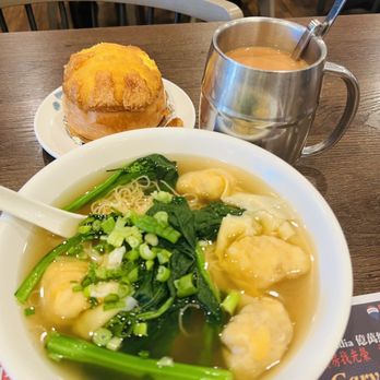 Ho Kee Cafe - Arcadia - Shrimp Wonton noodles combo (A+B) with hk style pineapple bun for $10.99! - Cantonese Near Me - Arcadia, California