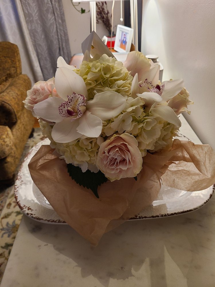 FLOWER ART BY DESIGN CONTEMPO Updated September 2024 103 Prospect