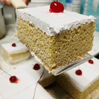 Cafe Con Leche - Homemade tres leches cacke - Cuban Near Me - South Daytona, Florida Cafe Con Leche - Homemade tres leches cacke - Cuban Near Me - South Daytona, Florida