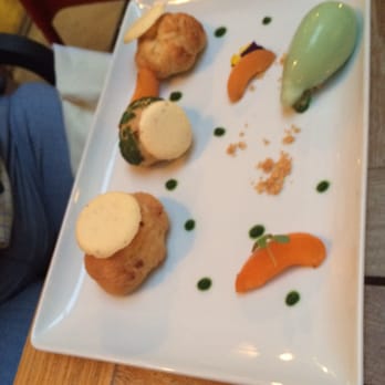 Le Moderne - Apricot Profiteroles with green  tea icecream - French Near Me - Paris, 75