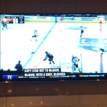 Bluewater Boathouse Seafood Restaurant Coronado - Great sports - bartender Jen had the Kings/Ducks game on for us! - Seafood Near Me - Coronado, California