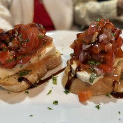 Bistro Mediterranean & Tapas Bar - Brischetto