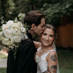 The Golden Swan Salon - Wedding hair and makeup by Golden Swan Salon
