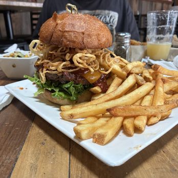 Flatiron bites & brews - BBQ Craftburger - Cocktail Bars Near Me - Albuquerque, New Mexico