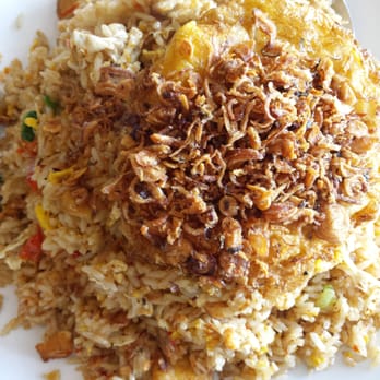 Banana Leaf - Volcano fried rice (attention : spicy!) With fried tofu, egg and fried onion! A very good amount for the price! - Indonesian Near Me - Temple City, California