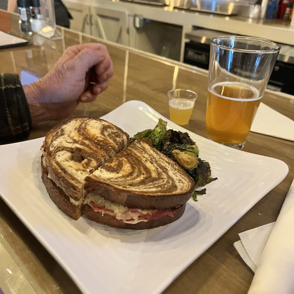 Monkey Town Brewing Company - Loudon - Reuben - Breweries Near Me - Loudon, Tennessee Monkey Town Brewing Company - Loudon - Reuben - Breweries Near Me - Loudon, Tennessee