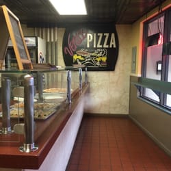 Venice Pizza - The counter