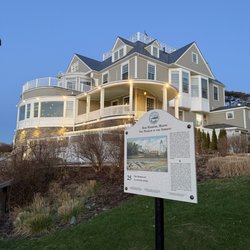Bar Harbor Inn - Gorgeous old hotel. From 1800s.
